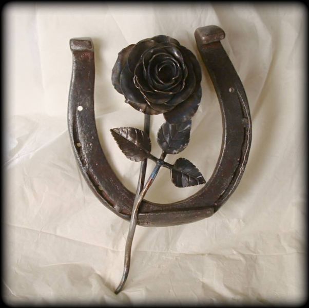 Rose Horseshoe