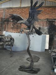 More information about "escultura... aguila real"