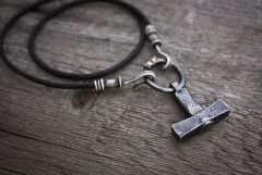 More information about "Thor's hammer necklace"